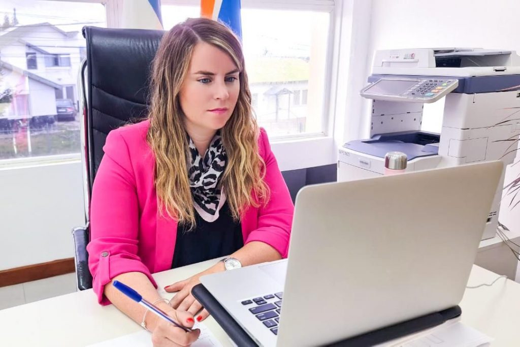 photo5006158479890688261