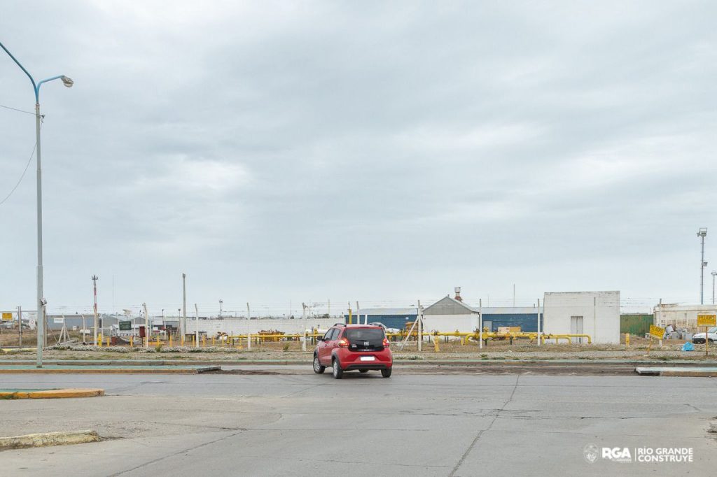 photo5154574940274534945