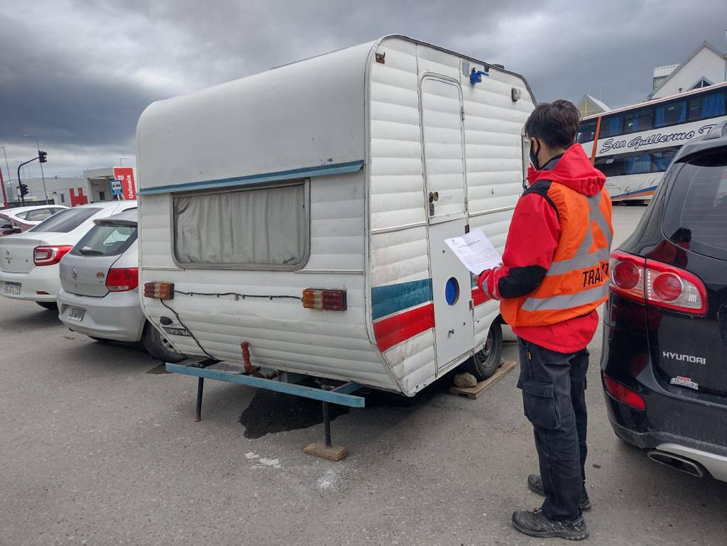 photo5156643173185989018