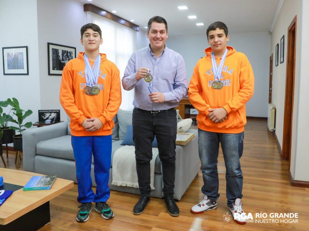 photo 2022 04 11 18 59 30