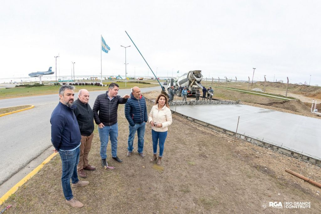 photo 5127769186091772511 y