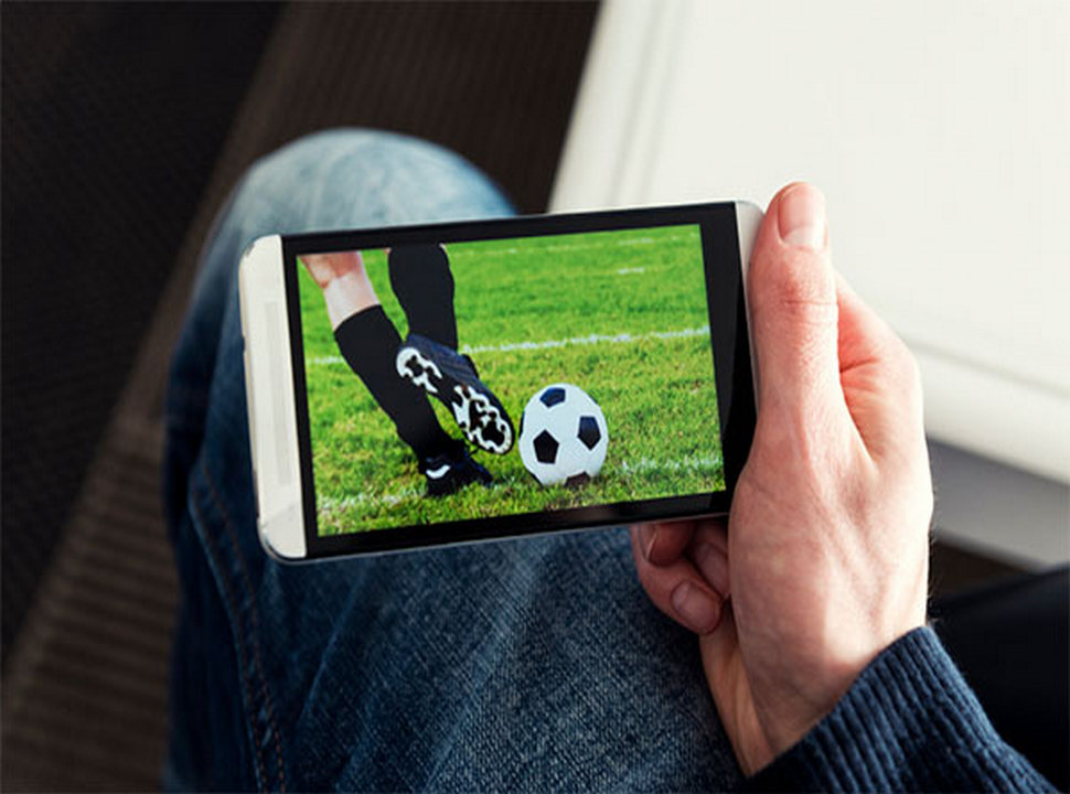 Advierten sobre el peligro de ver partidos de fútbol gratis desde el  celular o la Tablet - El Riograndense