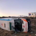 ambulancia volcó en la ruta 3