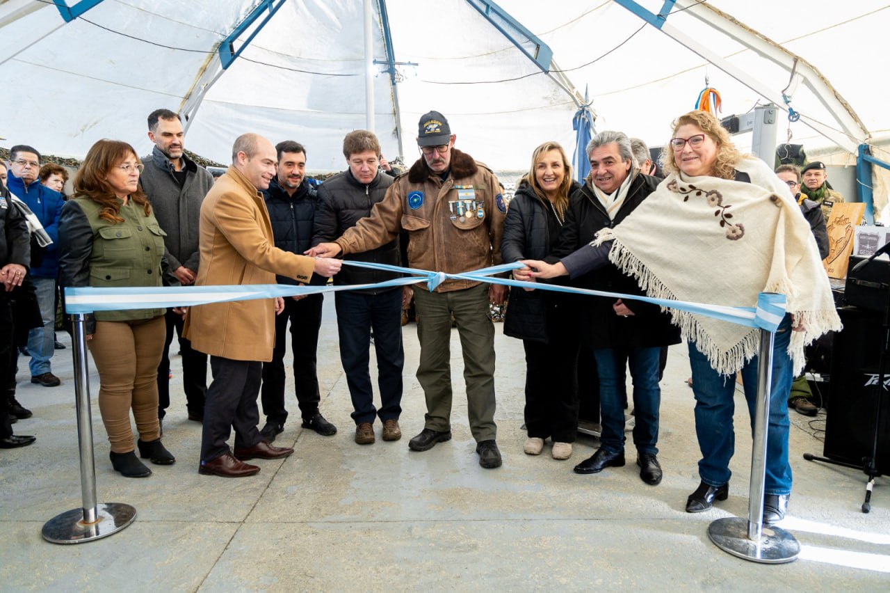 inauguración carpa malvinas ushuaia