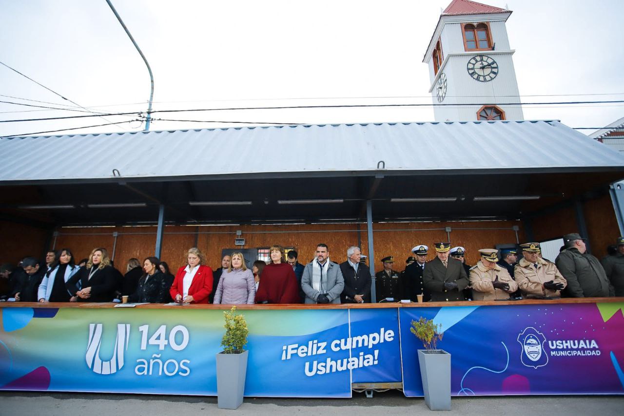 desfile ushuaia 140 aniversario